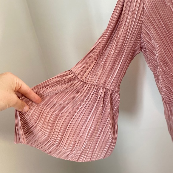 Vince Camuto Bell-Sleeve Pleated Pink Blouse - Picture 3 of 12